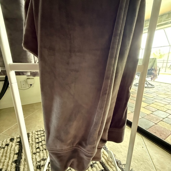 House of Harlow Cozy Grey Lounge Set - Picture 2 of 10